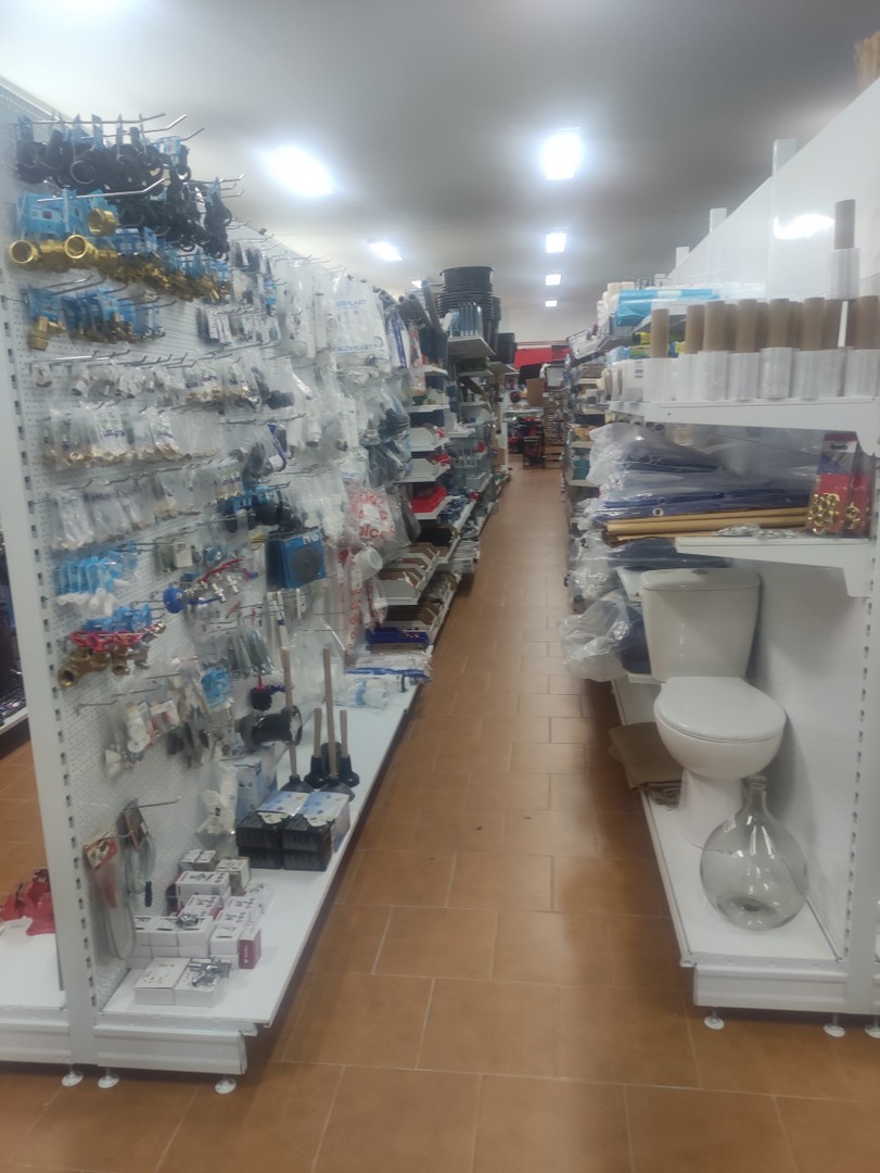 Obchod/></figure>
      <figure><img class=