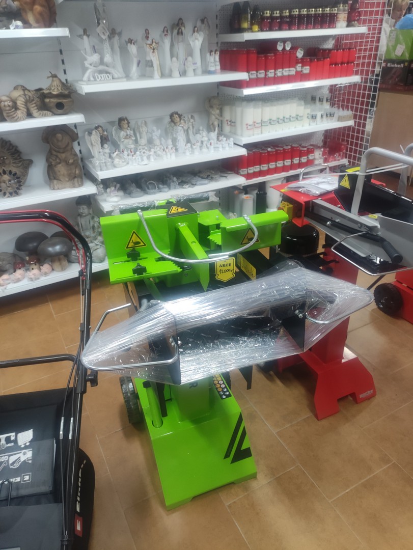 Obchod/></figure>
      <figure><img class=