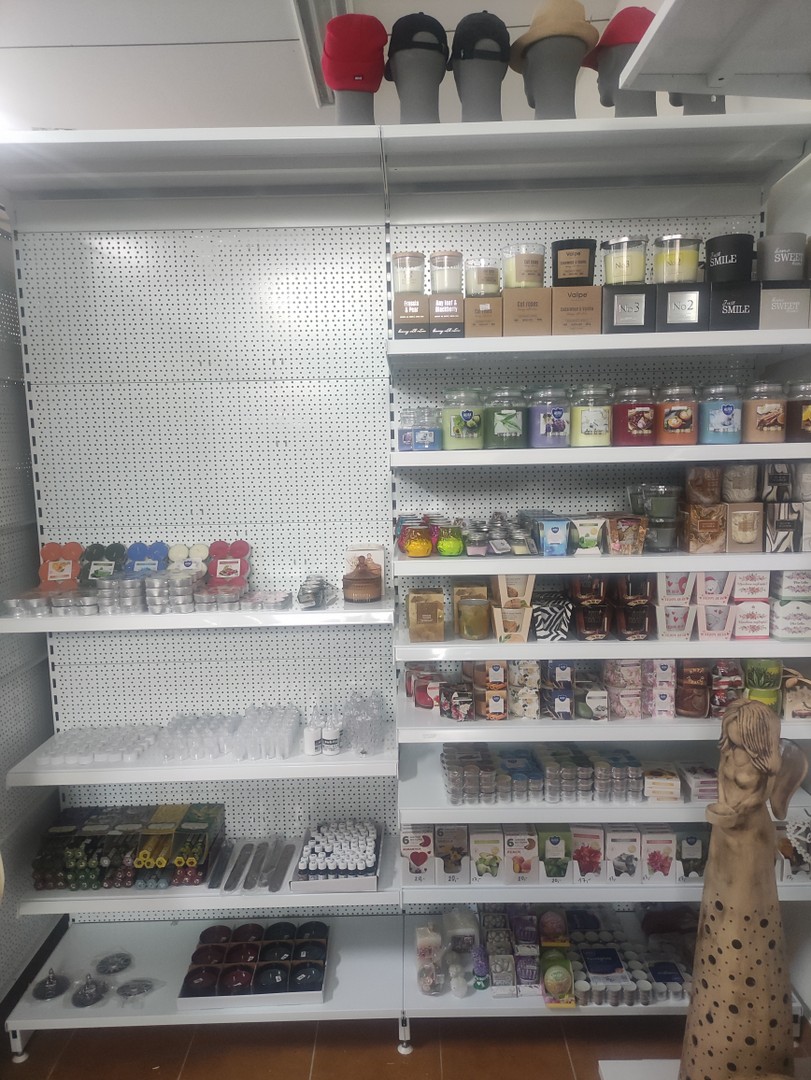 Obchod/></figure>
      <figure><img class=